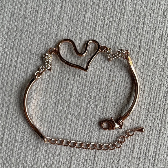 Jewelry - Delicate Heart Link Rose Gold fashion jewelry Bracelet - fits XS/S wrist